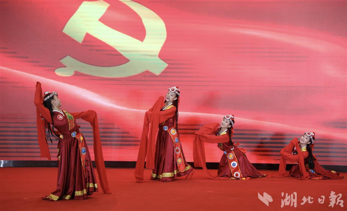 你觉得第一份工作重要吗？你第一份工作做了多久？游戏画面